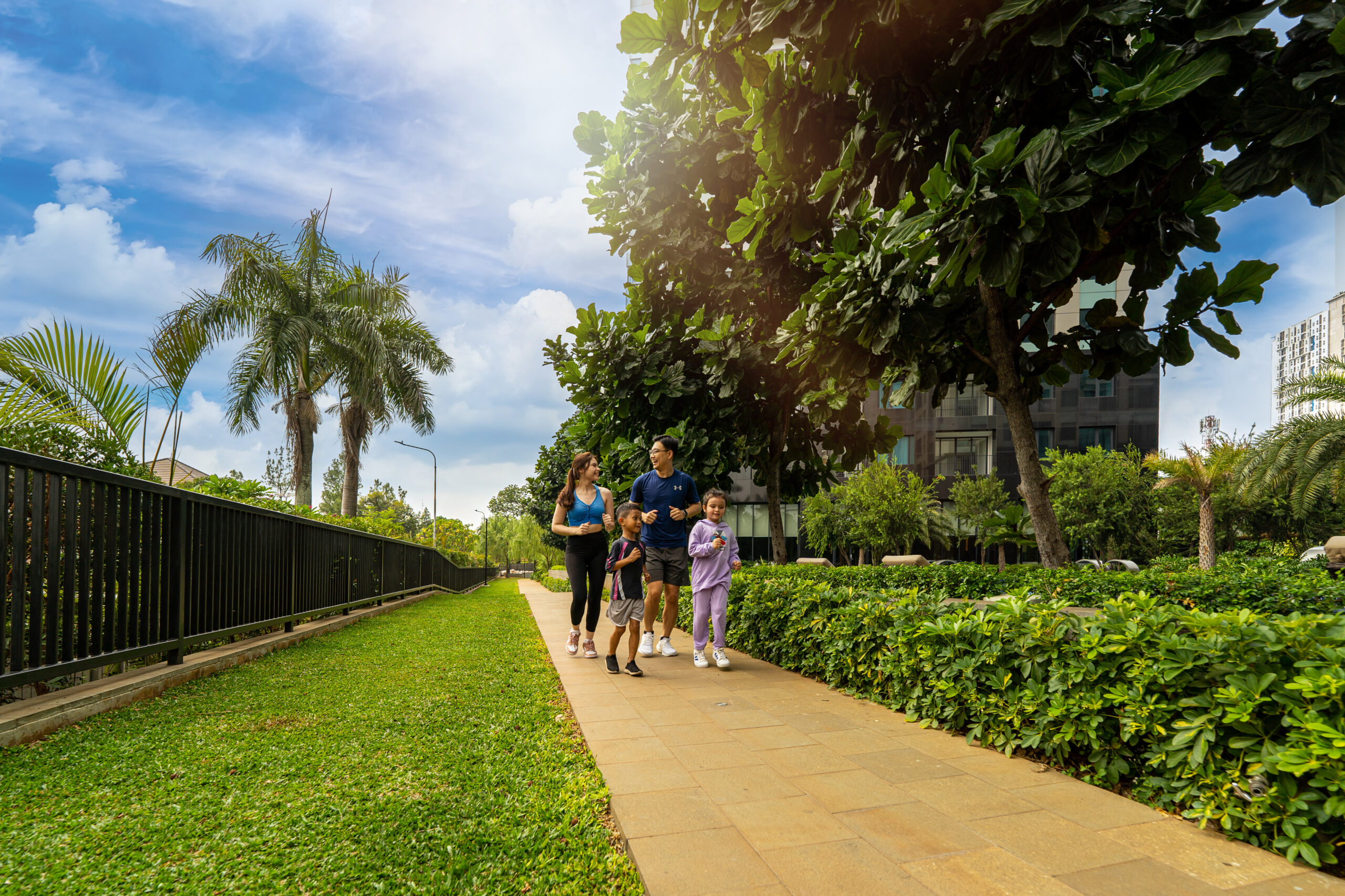 Jogging Track Southgate Residence Green Area 60 Persen